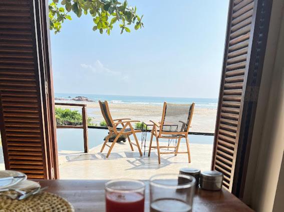 C Beyond Nilaveli Hotel Екстериор снимка