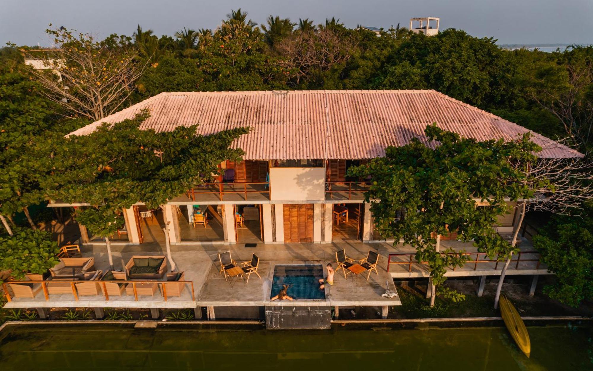 C Beyond Nilaveli Hotel Екстериор снимка