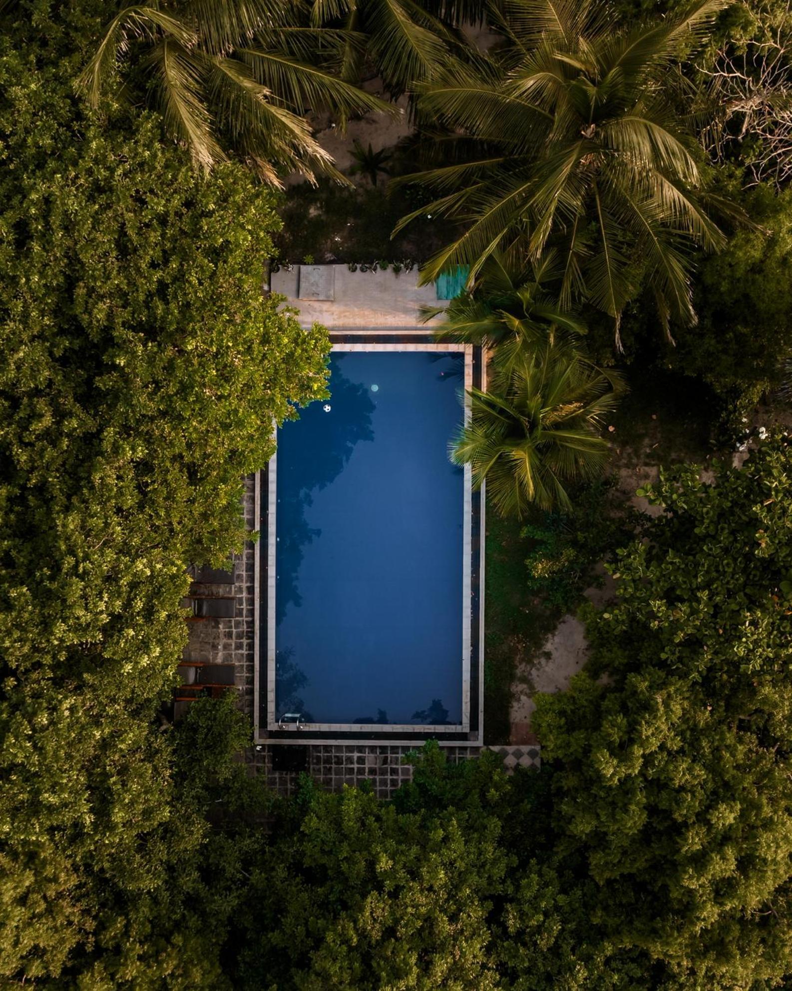 C Beyond Nilaveli Hotel Екстериор снимка